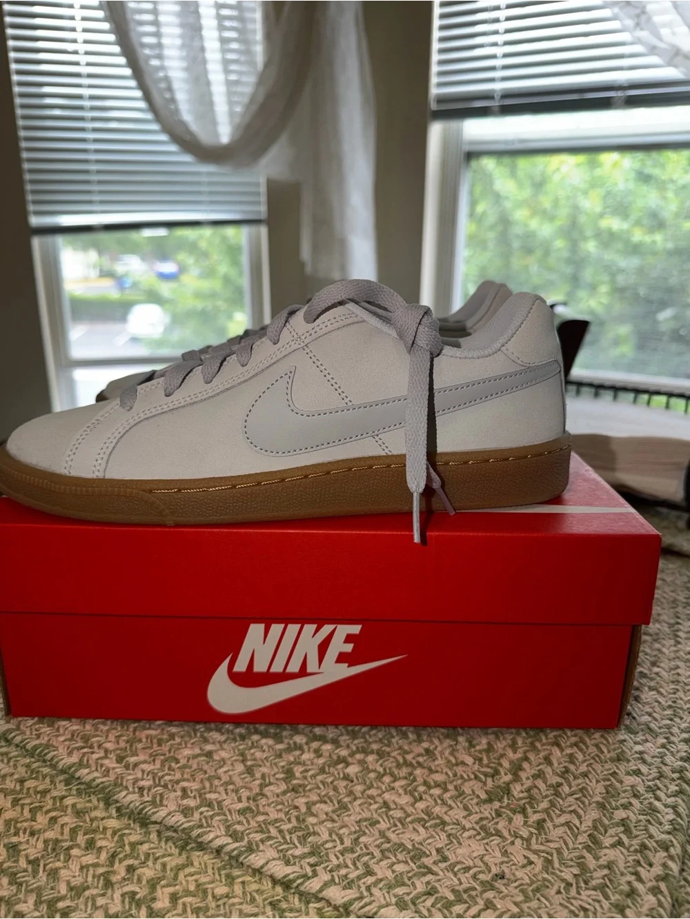 Nike women’s court Royale Light Gray Suede Low-Top Sneakers size 9 new!!!